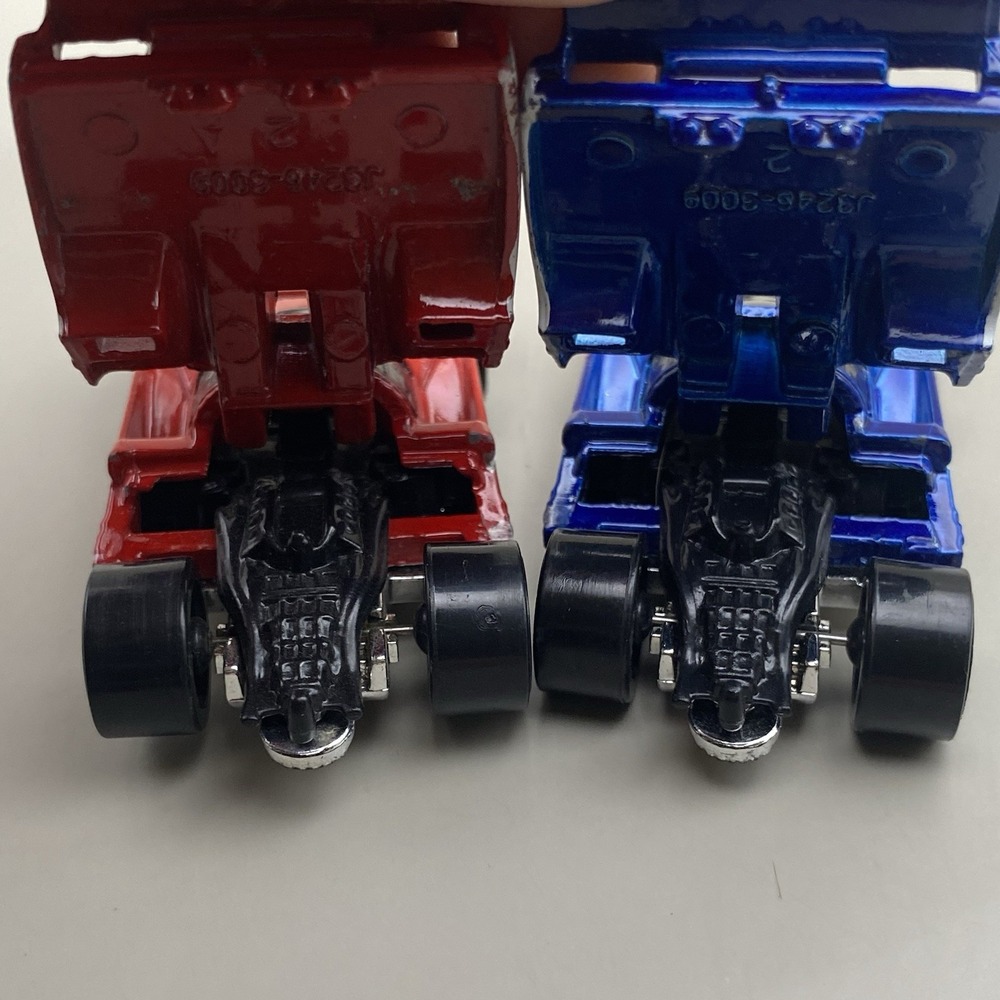 Lot of 2 Hot Wheels 512M Blue + Red Engine Reveals‎ Loose - Picture 5 of 5